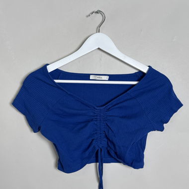 Top corto arricciato blu