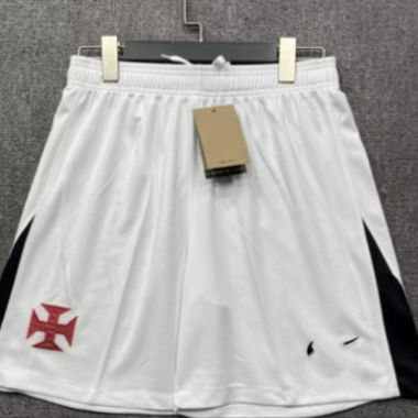 Weisse Sports-Shorts