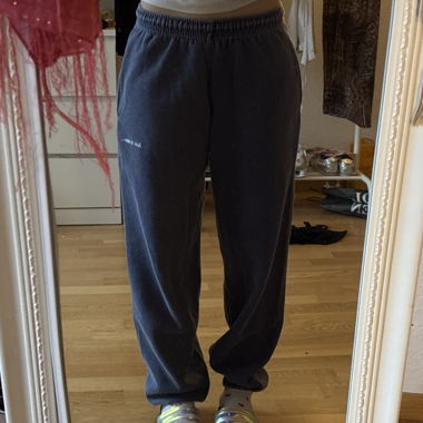 Violette Jogginghose