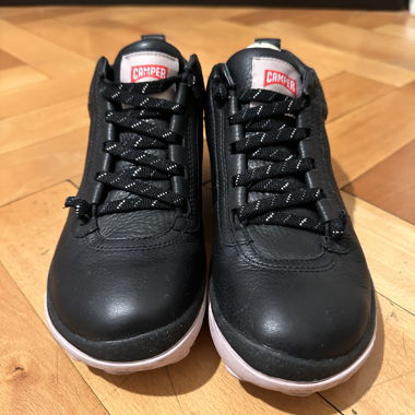 Bottes hautes en cuir noir Camper