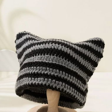 Two cats hats 