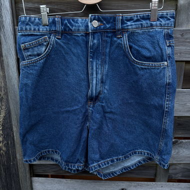 Vintage-inspirierte Jeansshorts von Zara TRF