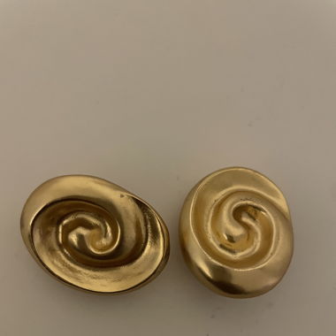 Gold oval clip on earrings 