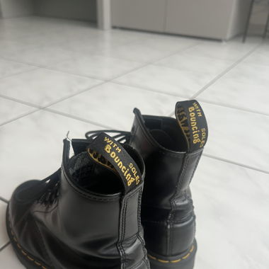 Dr. Martens 1460 BEX 8 EYE BOOT UNISEX 