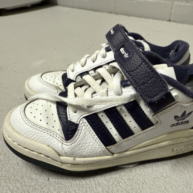 Adidas forum low