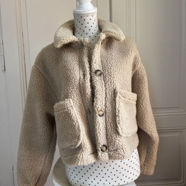 Beige Teddyjacke PULL & BEAR