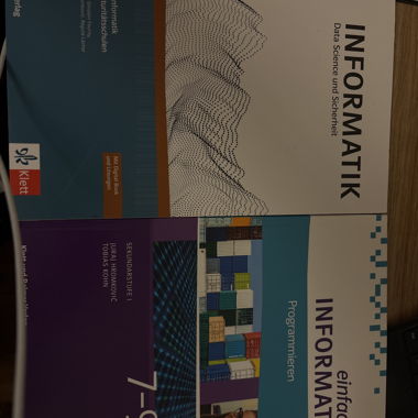 2 livres scolaires d'informatique Klett
