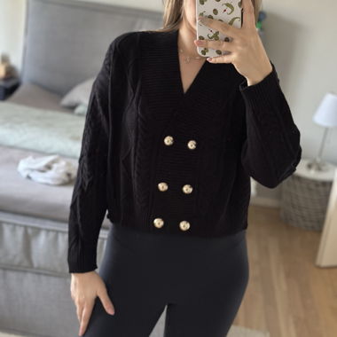 Schwarze MNG Strickjacke mit Goldknöpfen