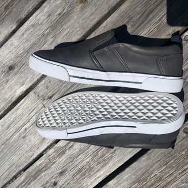 Pier One Slip-On Sneakers
