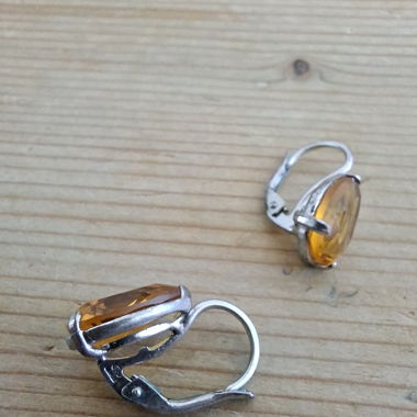 Orecchini con zirconia sfaccettate