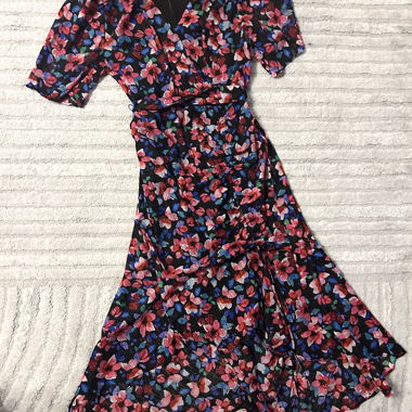 Robe fleurie DKNY à encolure en V