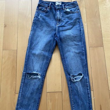 Ripped Jeans / High Waist Skinny