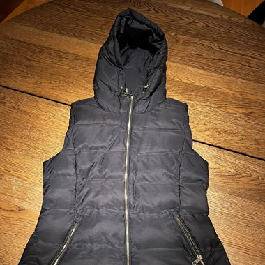 Zara ärmellose Jacke