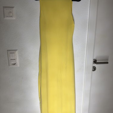 Yellow dress