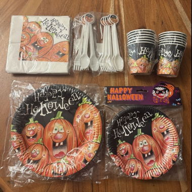 Halloween Set (Teller,Becher,Besteck ,Servietten)