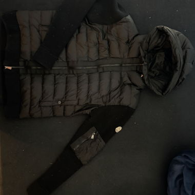 Schwarze Moncler-Weste