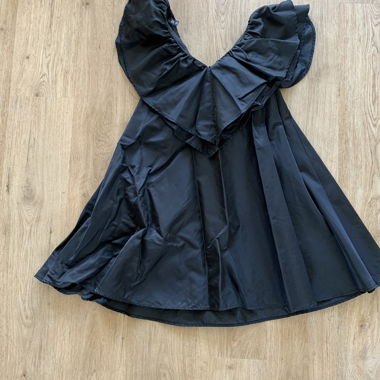 Schwarzes Kleid Something New