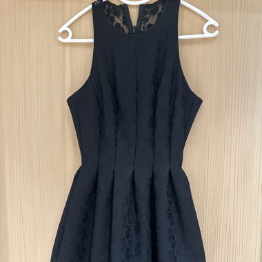 Festkleider / Kleider / Bershka 