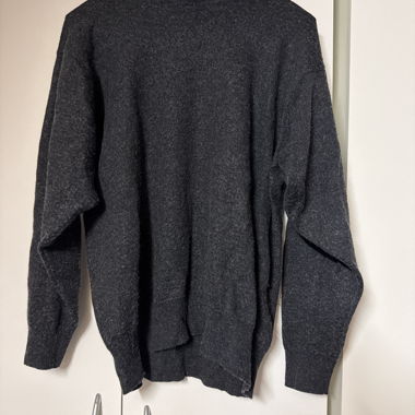 Pull col roulé gris foncé
