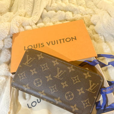  Louis Vuitton Zippy Geldbörse – Coquelicot 