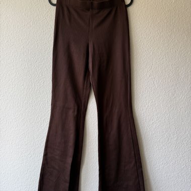 Braune Schlaghosen