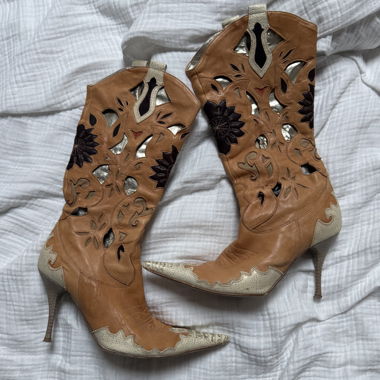 bottes pointu en cuire 
