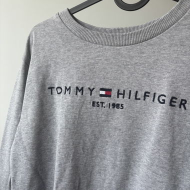 tommy sweater