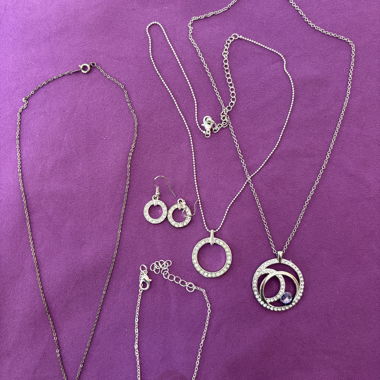 Lot de bijoux fantaisie