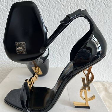 Yves Saint Laurent Sandals – New & Unworn 38