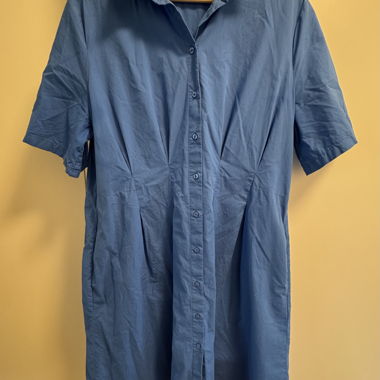 Vestito camicia blu a maniche corte