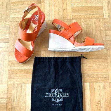 Trumans Sandalen (Orange) – Zwei Farben erhältlich