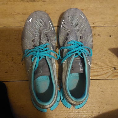 On Laufschuhe Damen EUR 40.5 grau/türkis