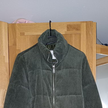 Olivgrüne Kord Jacke