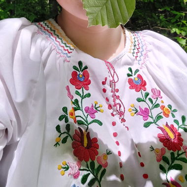Folklore blouse