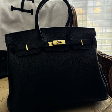 Schwarze Tasche