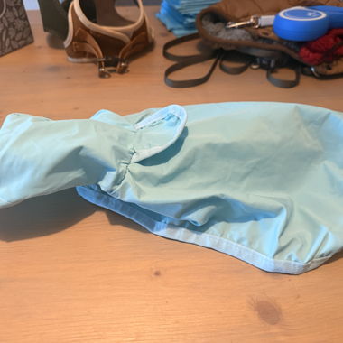 Hellblauer HundeRegenmantel