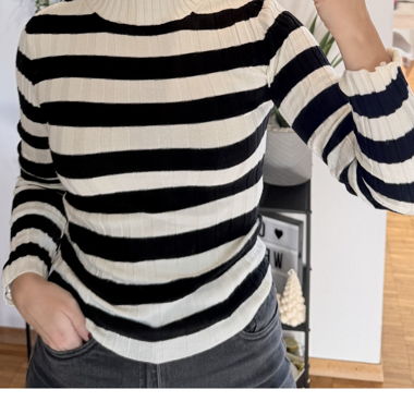 Striped long-sleeve top black and white