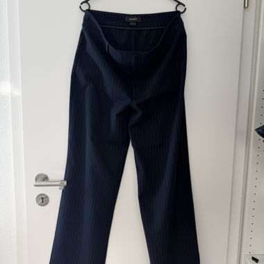 Ensemble bleu marin e petite rayure blanche 