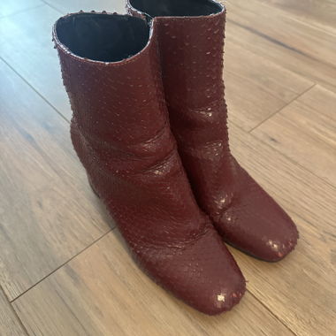 Bottes rouge foncé