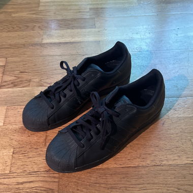 Baskets Adidas Superstar noires / black S46