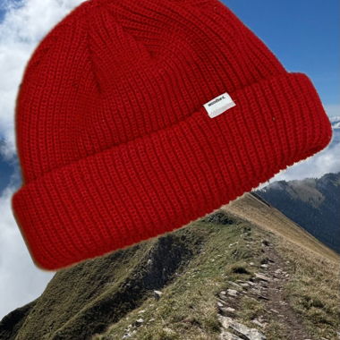 Rote Strickmuetze - woodbird