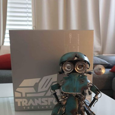 Autobot Sqweeks - Transformers - 1/6 Scale