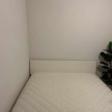 Bett inkl. Matratze und 2 Lattenroste