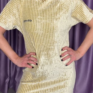 Kleid mit V Ausschnitt