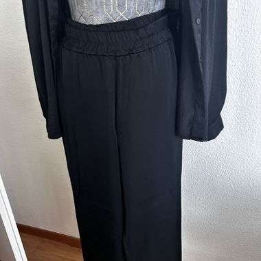 Pantalon large en tissu noir taille M en viscose légère
