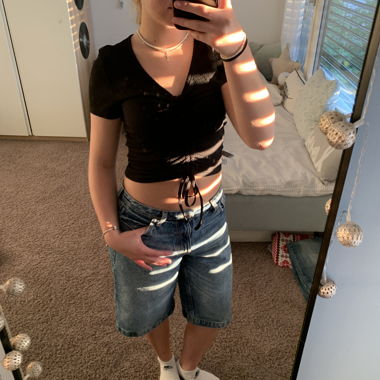 Schwarzes top basic