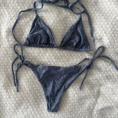 Blue triangle bikini in denim look