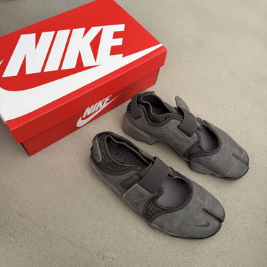 Baskets Nike Air Rift gris EU 40,5