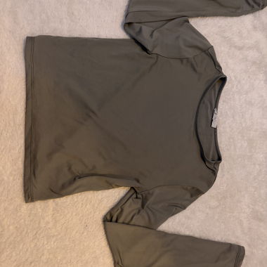Graues Langarmshirt
