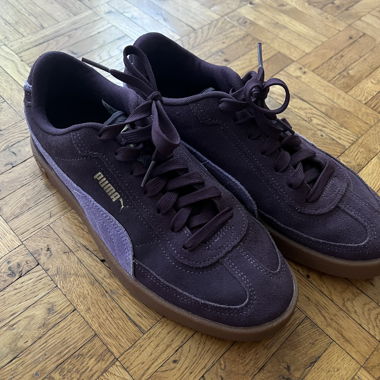 Baskets Puma violet foncé